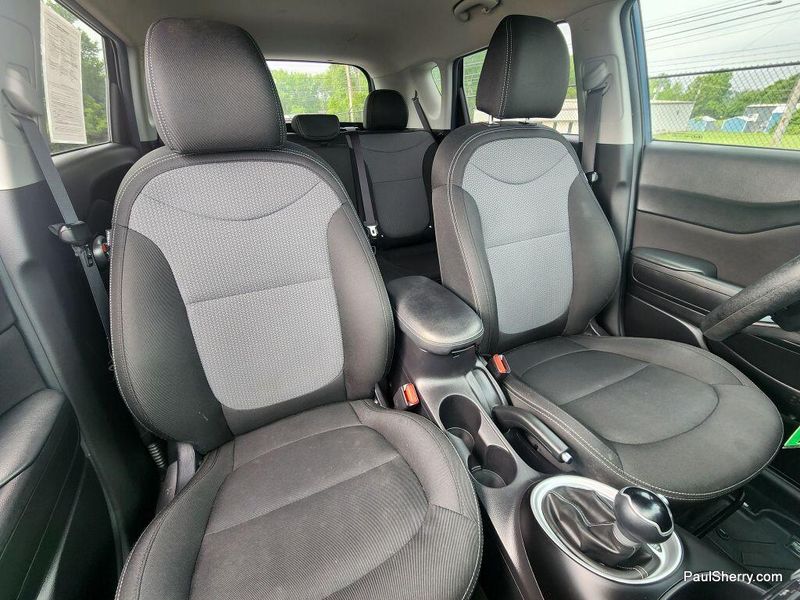 2017 Kia Soul +Image 26