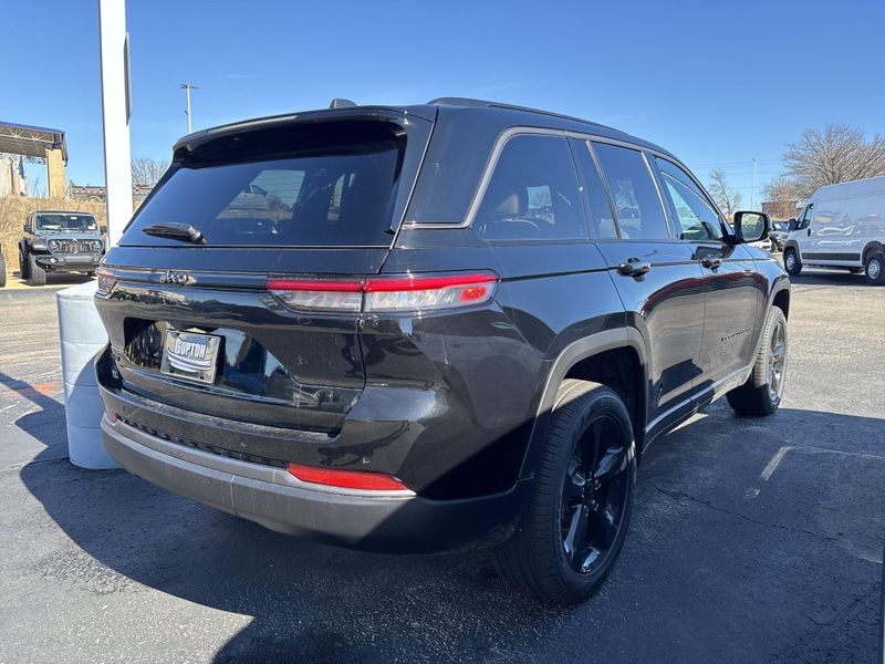 New 2026 Jeep Grand Cherokee Limited 4x4Image 7