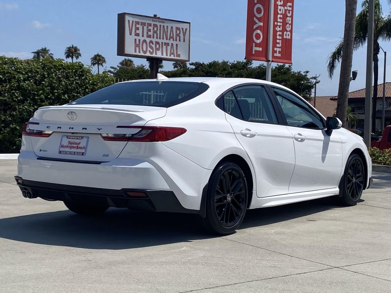 New 2025 Toyota Camry SEImage 3
