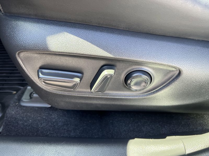 2023 Toyota RAV4 Hybrid XLE PremiumImage 8