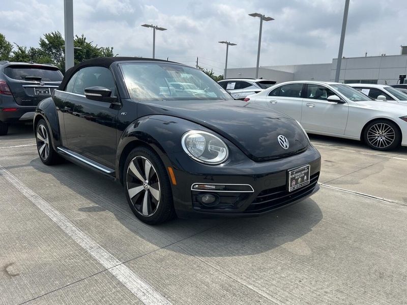 2014 Volkswagen Beetle 2.0T R-LineImage 2