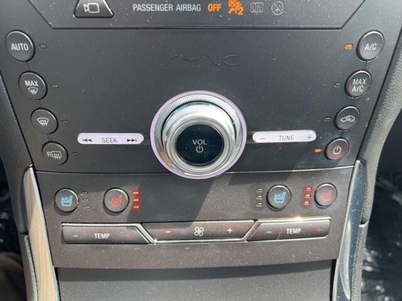 2020 Ford Edge STImage 40