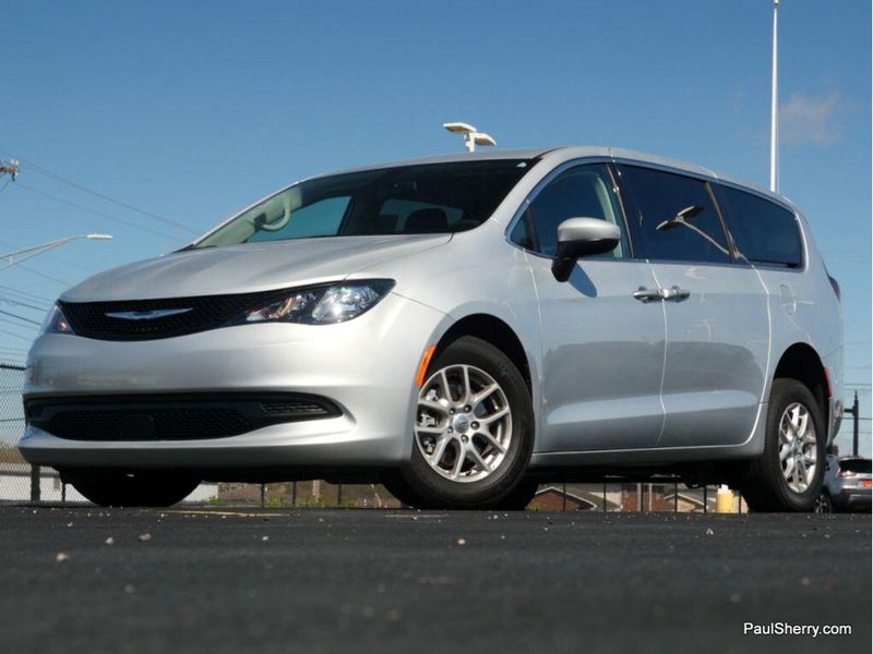 2022 Chrysler Voyager LXImage 20