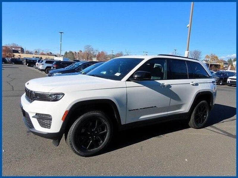 2025 Jeep Grand Cherokee Altitude XImage 1