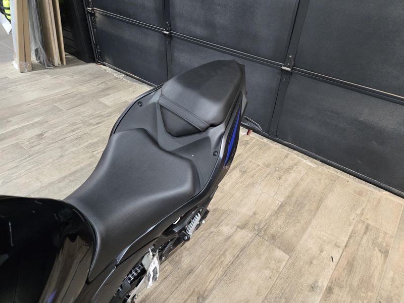 2025 Kawasaki NINJA 500 SE ABS METALLIC FLAT SPARK BLACK AND METALLIC SPARK BLACK Image 14