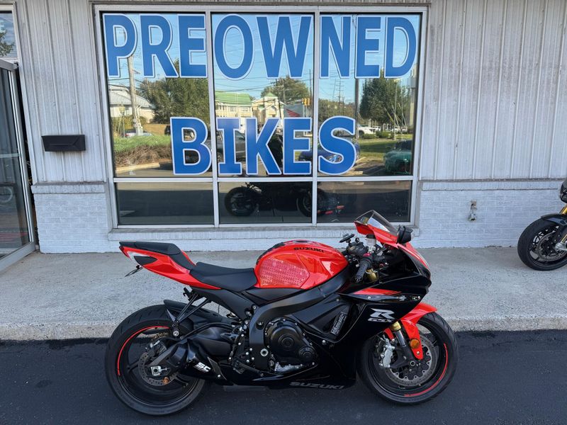 2022 Suzuki GSX-R750Image 1
