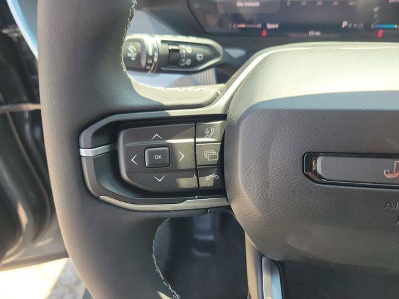 New 2026 Jeep Cherokee Laredo 4x4