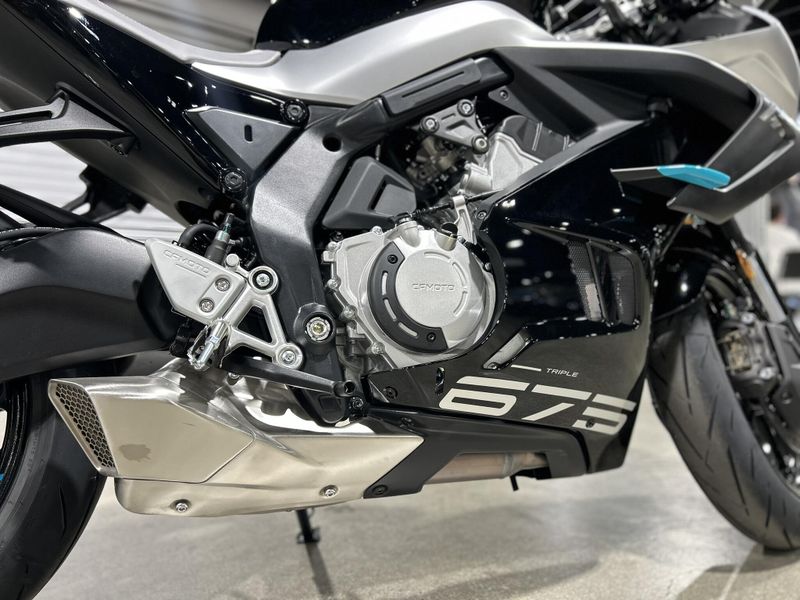 2025 CFMOTO 675SS Image 13