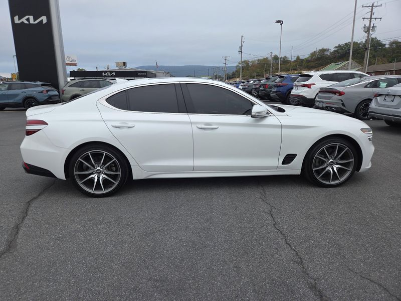 2022 Genesis G70 2.0T photo 2