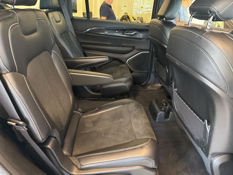 2022 Jeep Grand Cherokee L Altitude