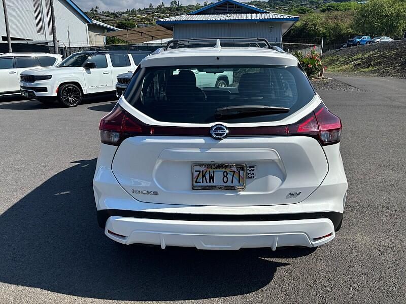 2021 Nissan Kicks SV photo 2