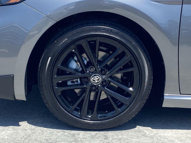 New 2025 Toyota Camry SEImage 8