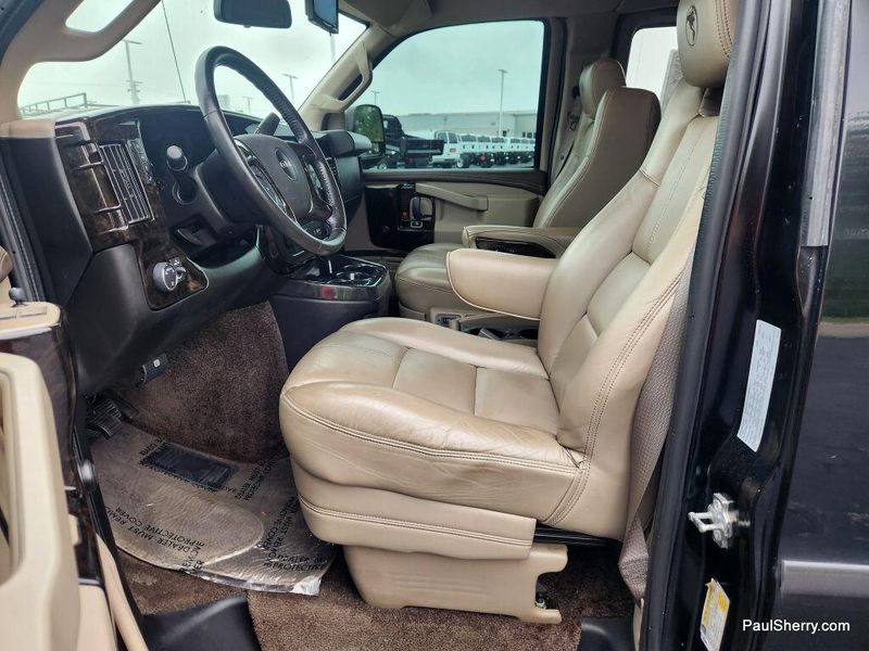 2018 GMC Savana 2500 Image 19