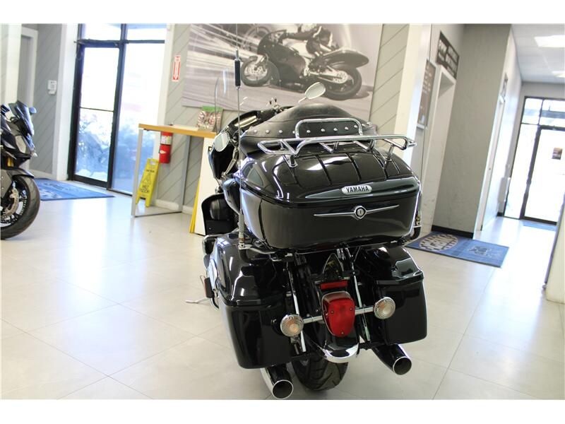 Used 2006 Yamaha ROYAL STAR VENTURE Image 4