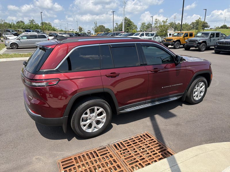 Used 2023 Jeep Grand Cherokee LimitedImage 11