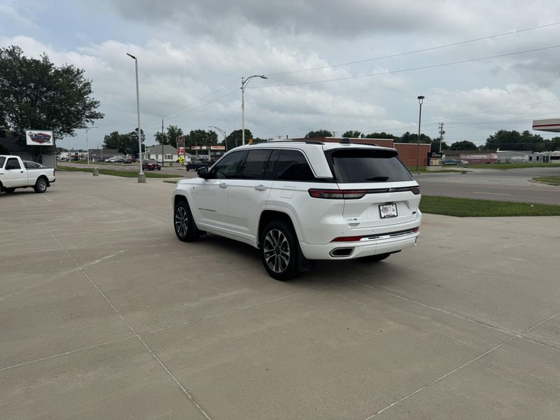 Used 2022 Jeep Grand Cherokee 4xe OverlandImage 6