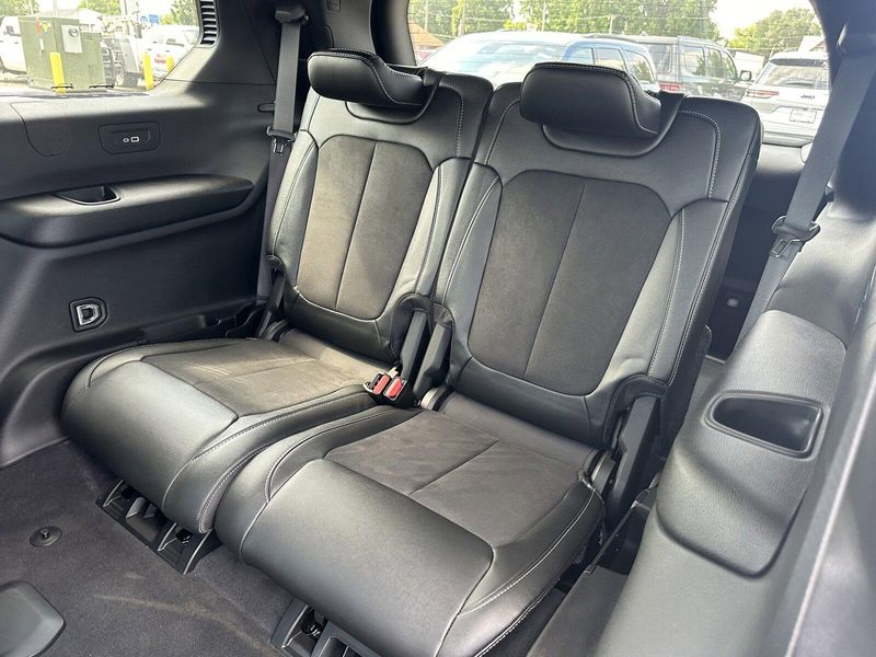 2024 Jeep Grand Cherokee L Altitude XImage 15