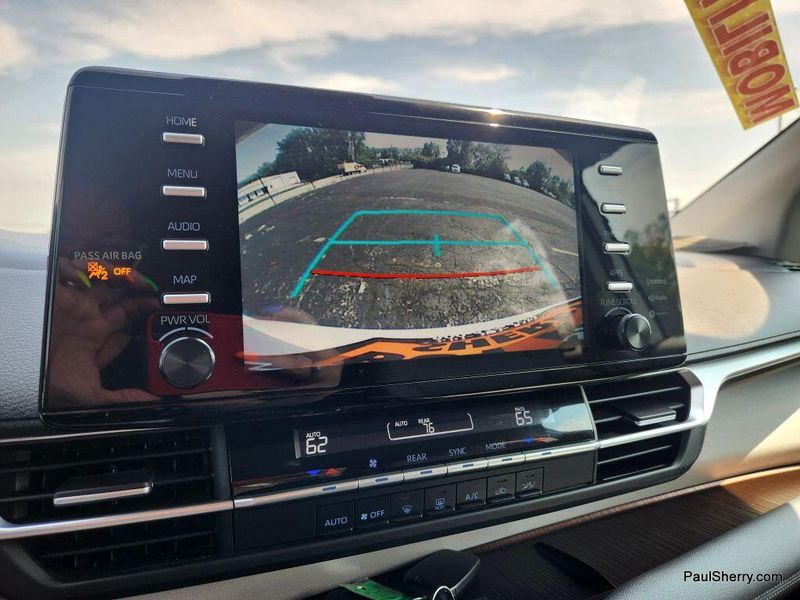 2022 Toyota Sienna Hybrid LEImage 56