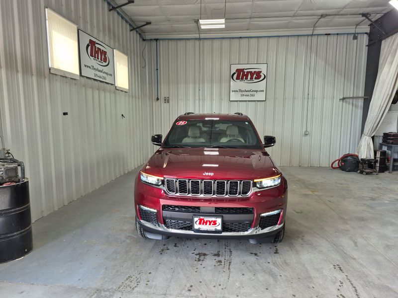 New 2025 Jeep Grand Cherokee L Limited 4x4Image 41