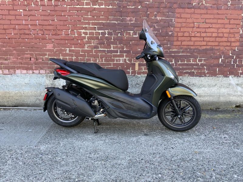 New 2024 PIAGGIO BEVERLY 400 HPE 