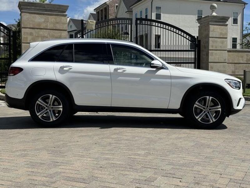 2022 Mercedes-Benz GLC 300Image 11