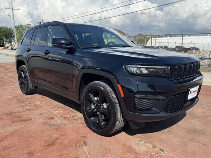 2025 Jeep Grand Cherokee Altitude X 4x2Image 7