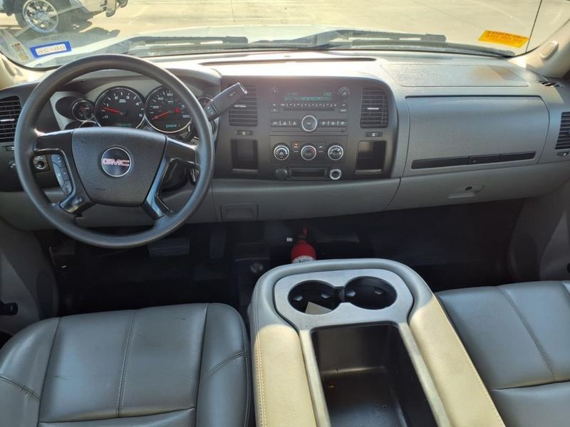 Used 2010 GMC Sierra 2500HD Work TruckImage 3