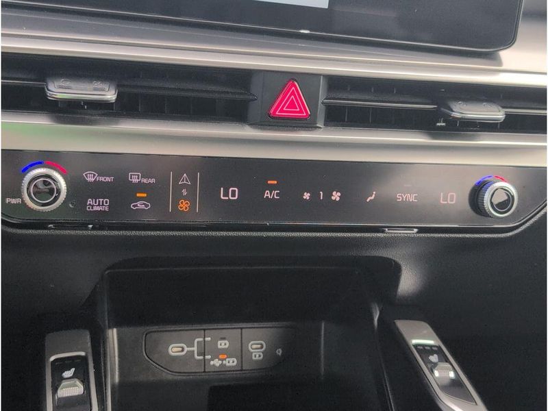 Used 2024 Kia Sorento SImage 16