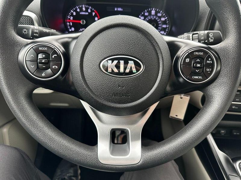 2021 Kia Soul LX photo 3