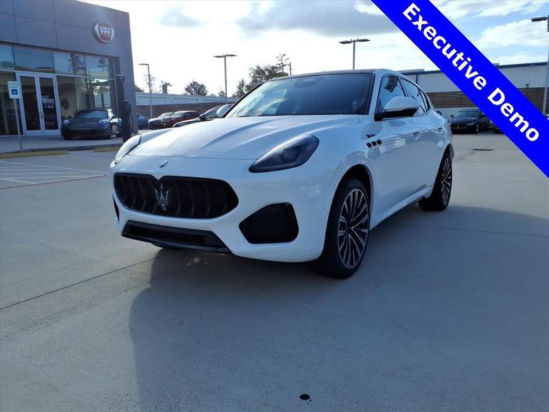 New 2025 Maserati Grecale ModenaImage 2