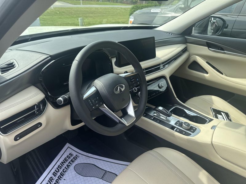 2023 INFINITI QX60 LuxeImage 23