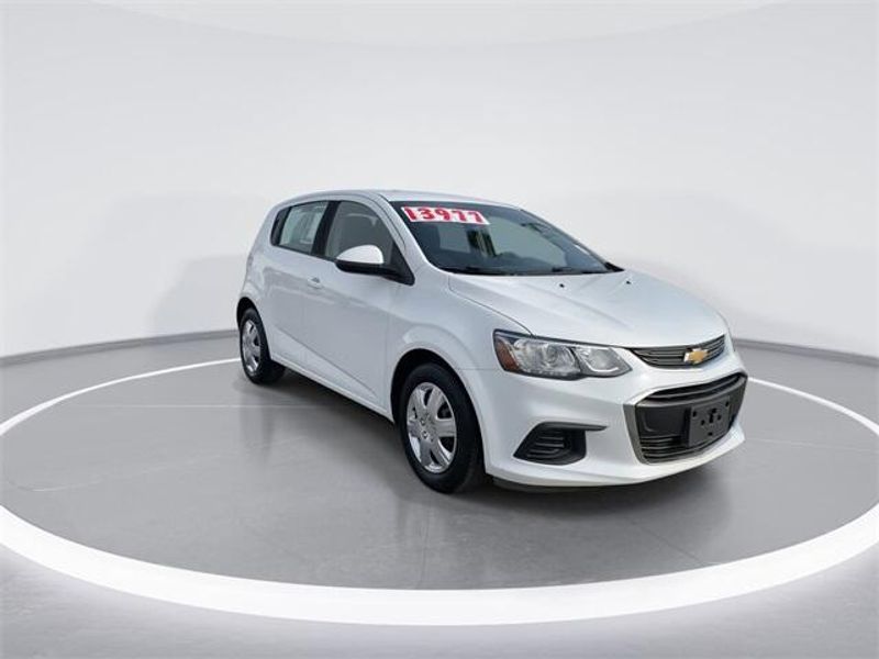 2020 Chevrolet Sonic LTImage 2