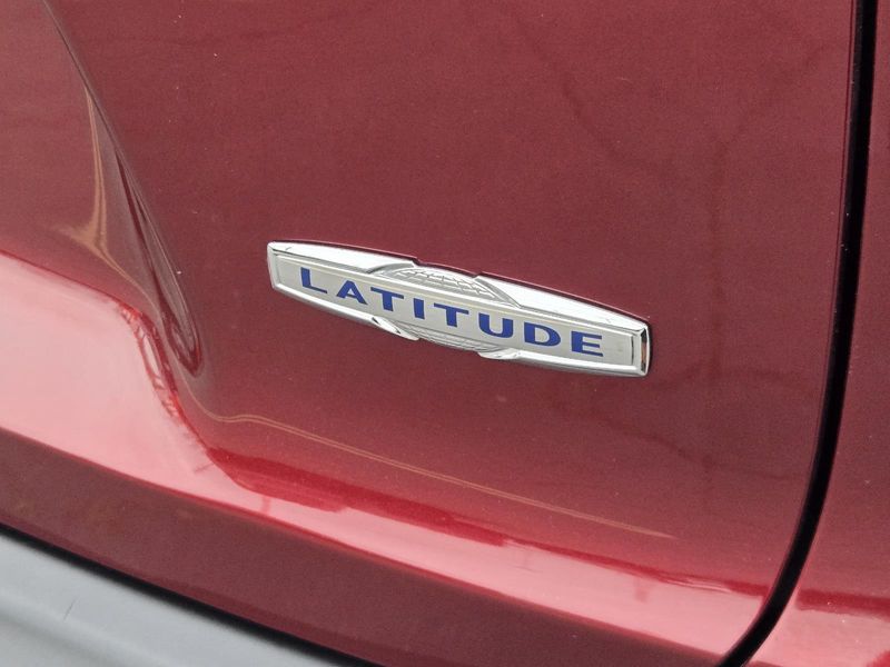 Used 2021 Jeep Cherokee Latitude FWD