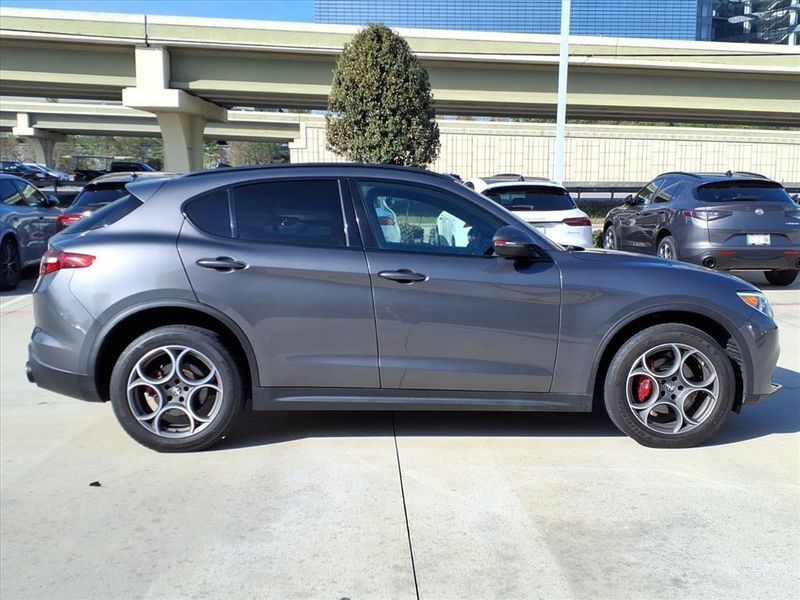 Used 2019 Alfa Romeo Stelvio Ti SportImage 5