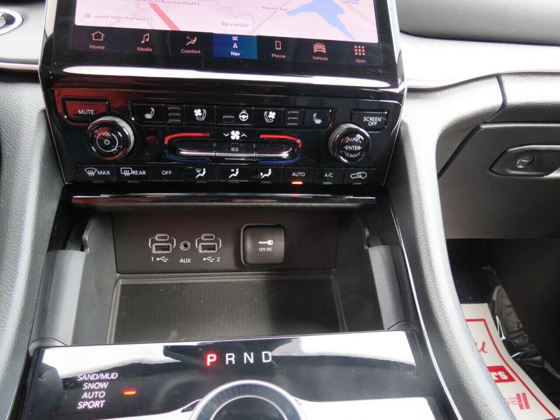 New 2023 Jeep Grand Cherokee L Limited 4x4 4dr SUVImage 24