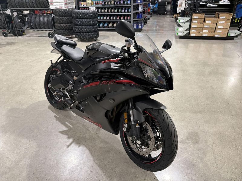 Used 2015 Yamaha YZF-R6 Image 11