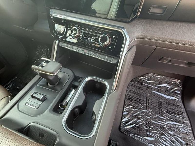 2024 Gmc Sierra 1500 Denali photo 9