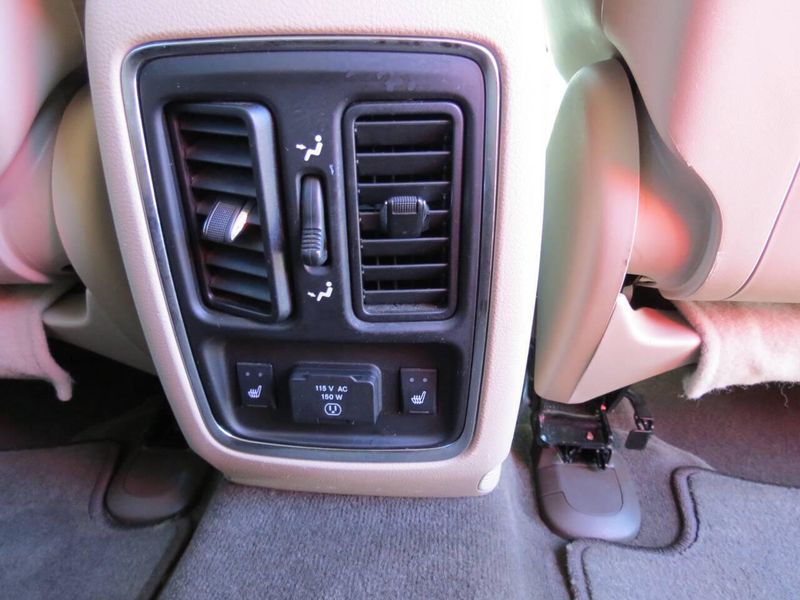 Used 2012 Jeep Grand Cherokee Overland 4x4 4dr SUVImage 26