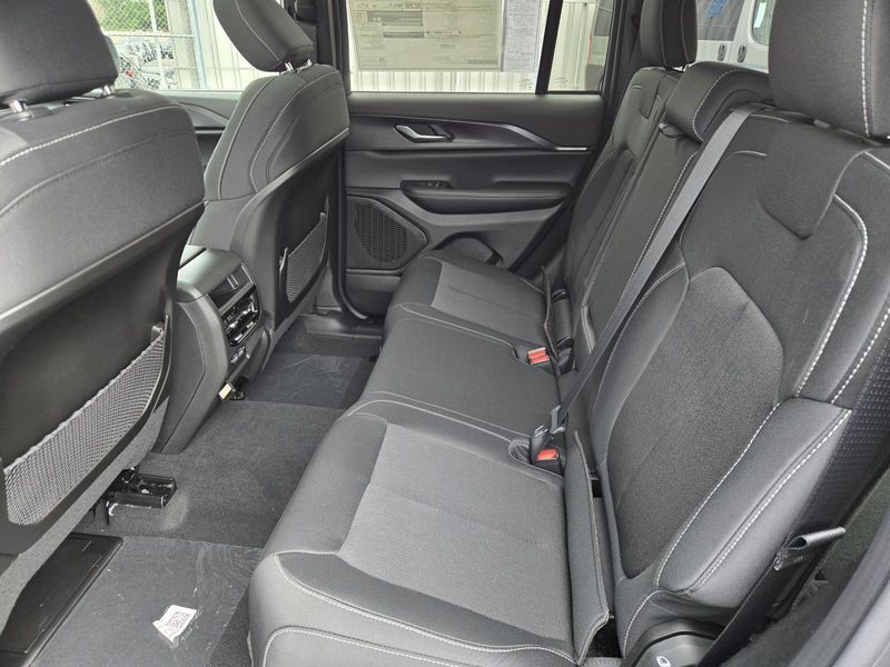New 2026 Jeep Grand Cherokee Laredo X 4x2