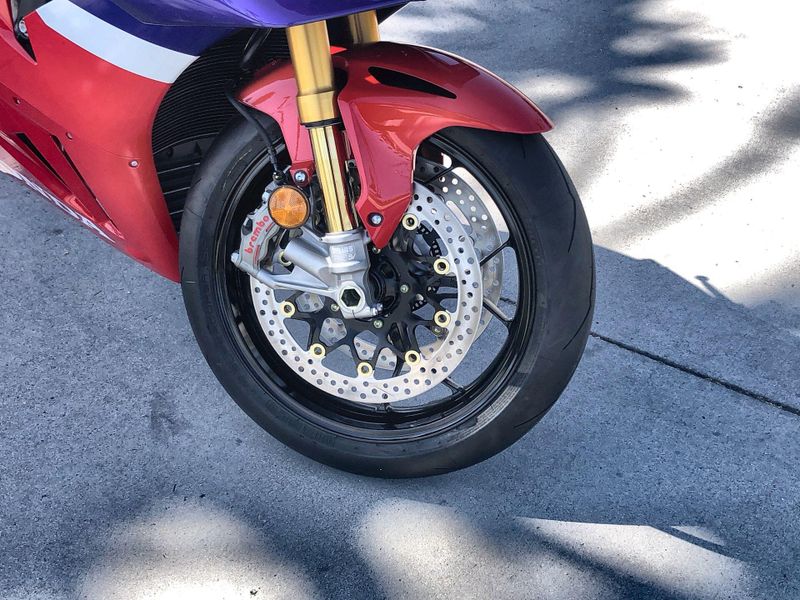 New 2026 Honda CBR1000RR-R FIREBLADE SP Image 19