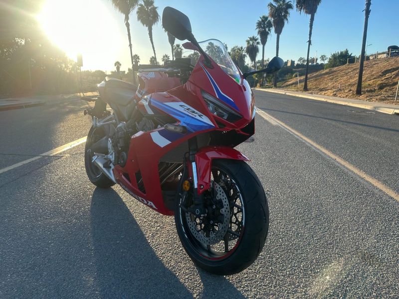 New 2024 Honda CBR650R ABS Image 3
