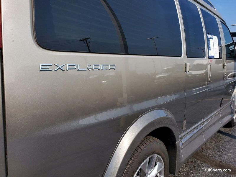 2022 Chevrolet Express Cargo Image 16