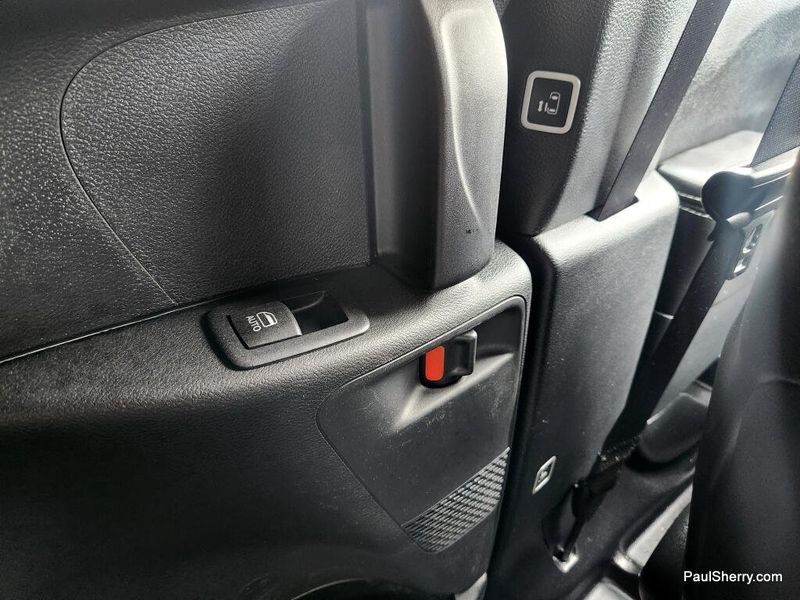 New 2026 Chrysler Pacifica Select