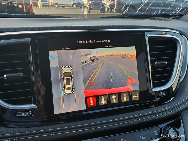 New 2026 Chrysler Pacifica Limited