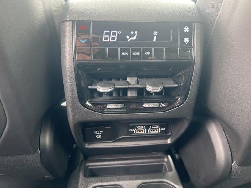 2025 Jeep Grand Cherokee L Altitude X 4x4Image 34
