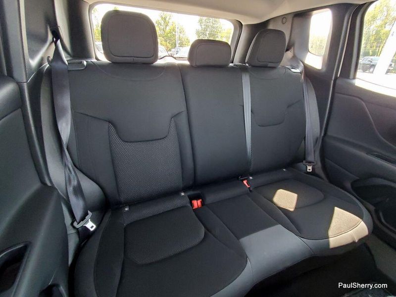 2020 Jeep Renegade Altitude photo 2