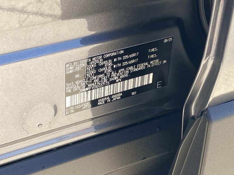 New 2025 Toyota RAV4 Hybrid LEImage 19