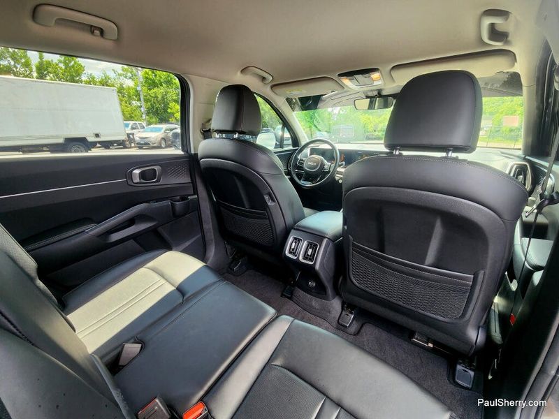 Used 2024 Kia Sorento S