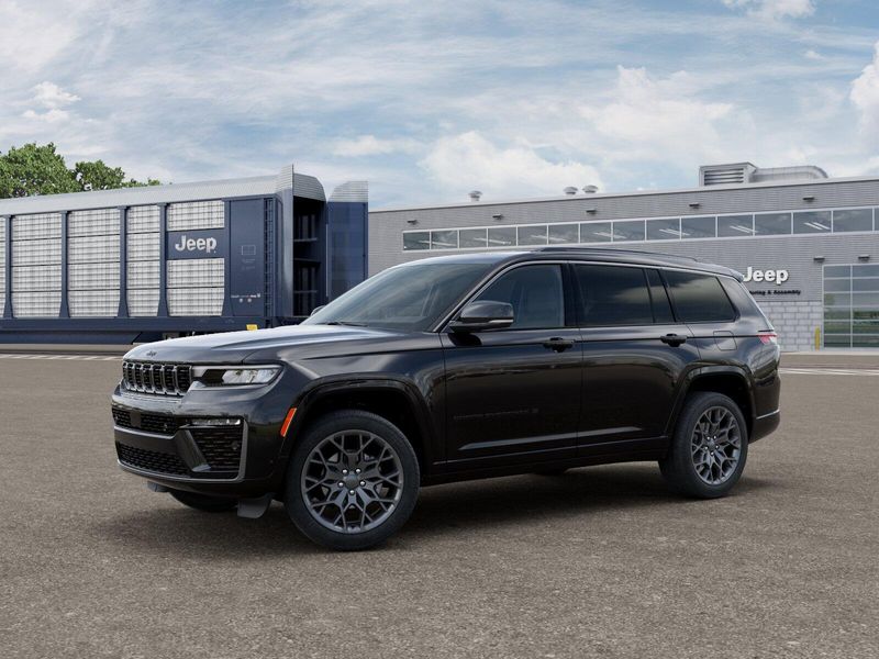 New 2026 Jeep Grand Cherokee L Summit 4x4Image 2