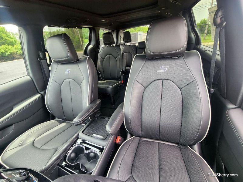 2025 Chrysler Pacifica LimitedImage 27